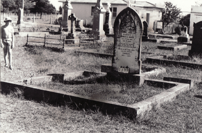 Historic picture of Makaraka cemetery, block MKC, plot 1199.