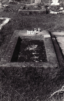 Historic picture of Makaraka cemetery, block MKC, plot 1240.