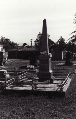 Historic picture of Makaraka cemetery, block MKC, plot 1250.