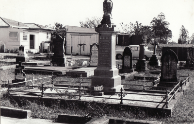 Historic picture of Makaraka cemetery, block MKC, plot 1254.