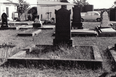 Historic picture of Makaraka cemetery, block MKC, plot 1256.