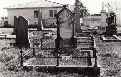 Historic picture of Makaraka cemetery, block MKC, plot 1260.