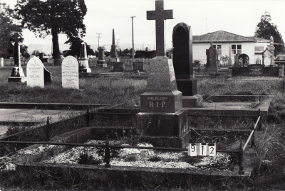 Historic picture of MAKARAKA cemetery, block MKC, plot 912.