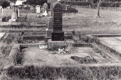 Historic picture of Makaraka cemetery, block MKC, plot 914.