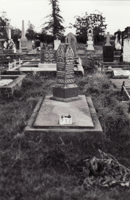 Historic picture of Makaraka cemetery, block MKC, plot 932.