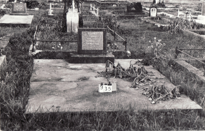 Historic picture of Makaraka cemetery, block MKC, plot 935.