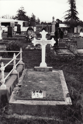 Historic picture of Makaraka cemetery, block MKC, plot 939A.