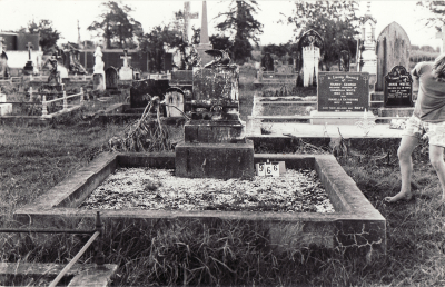 Historic picture of Makaraka cemetery, block MKC, plot 966.