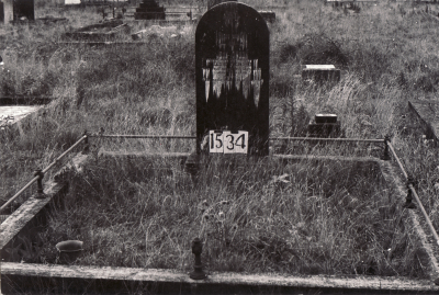 Historic picture of Makaraka cemetery, block MKE, plot 1534.