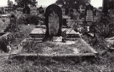 Historic picture of Makaraka cemetery, block MKF, plot 1008.