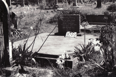 Historic picture of Makaraka cemetery, block MKF, plot 1019.