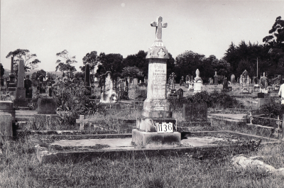 Historic picture of Makaraka cemetery, block MKF, plot 1135.