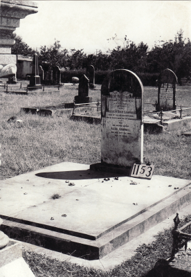 Historic picture of Makaraka cemetery, block MKF, plot 1153.