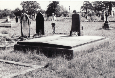 Historic picture of Makaraka cemetery, block MKF, plot 1303.