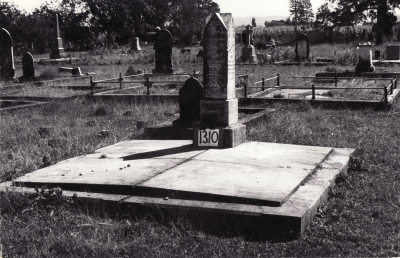 Historic picture of Makaraka cemetery, block MKF, plot 1310.