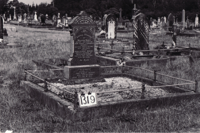 Historic picture of Makaraka cemetery, block MKF, plot 1319.