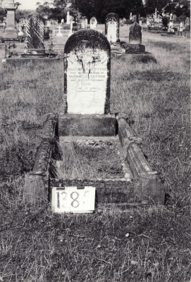 Historic picture of Makaraka cemetery, block MKF, plot 1385.