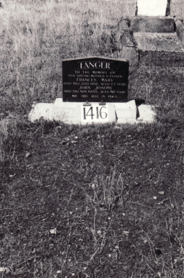 Historic picture of Makaraka cemetery, block MKF, plot 1416.