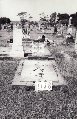 Historic picture of Makaraka cemetery, block MKF, plot 978.