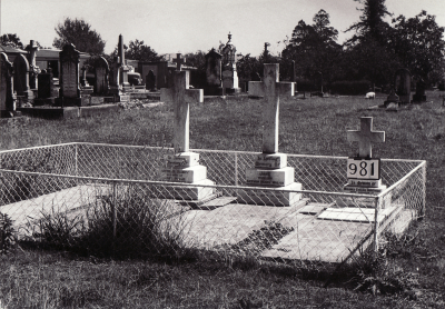 Historic picture of Makaraka cemetery, block MKF, plot 989.