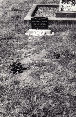 Historic picture of Makaraka cemetery, block MKF, plot 998.