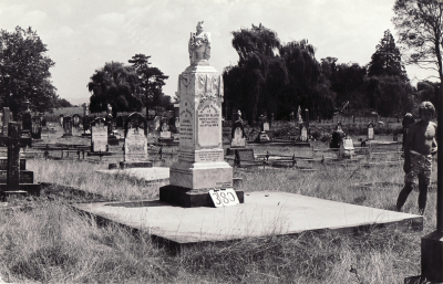 Historic picture of Makaraka cemetery, block MKG, plot 380.