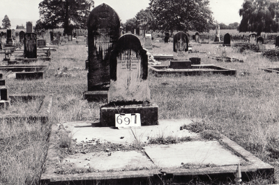 Historic picture of MAKARAKA cemetery, block MKG, plot 691.