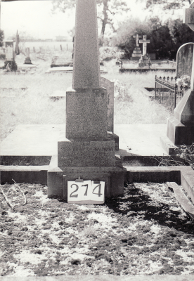 Historic picture of Makaraka cemetery, block MKH, plot 274.