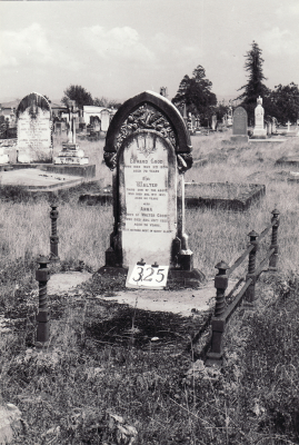 Historic picture of Makaraka cemetery, block MKH, plot 325.