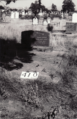 Historic picture of Makaraka cemetery, block MKH, plot 410.