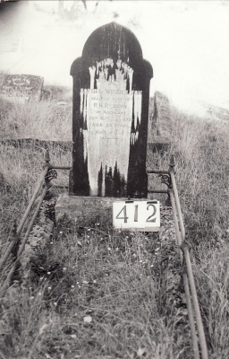 Historic picture of Makaraka cemetery, block MKH, plot 412.