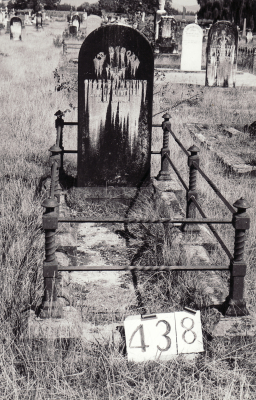 Historic picture of Makaraka cemetery, block MKH, plot 438.