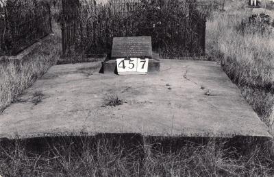 Historic picture of Makaraka cemetery, block MKH, plot 457.