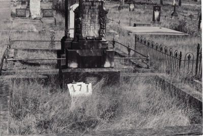 Historic picture of Makaraka cemetery, block MKH, plot 471A.