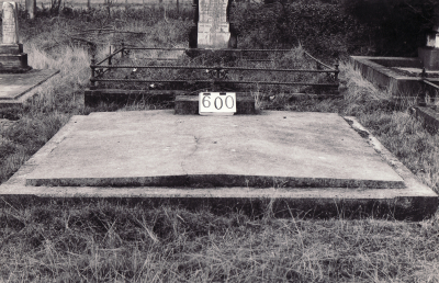 Historic picture of Makaraka cemetery, block MKI, plot 600.