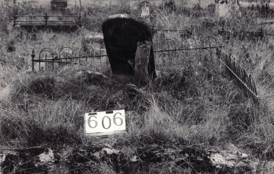 Historic picture of MAKARAKA cemetery, block MKI, plot 606.