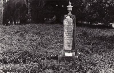Historic picture of Makaraka cemetery, block MKJ, plot 855.