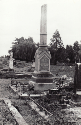 Historic picture of Makaraka cemetery, block MKL, plot 829.