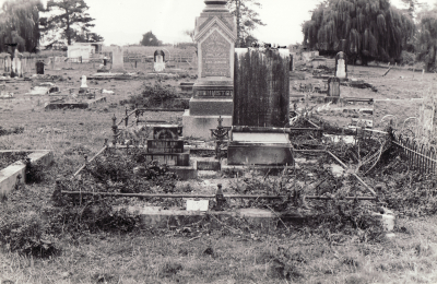 Historic picture of Makaraka cemetery, block MKL, plot 832.