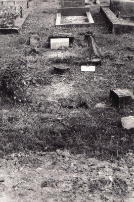 Historic picture of Makaraka cemetery, block MKM, plot 1051.