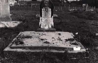 Historic picture of Makaraka cemetery, block MKM, plot 1440.