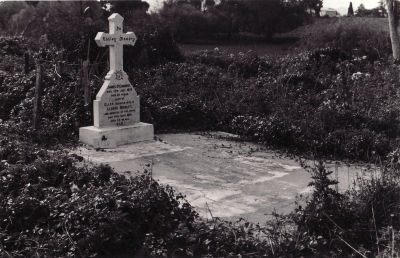Historic picture of Makaraka cemetery, block MKOLD, plot 193.