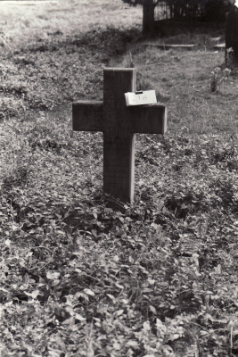 Historic picture of Makaraka cemetery, block MKOLD, plot 47.