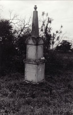 Historic picture of Makaraka cemetery, block MKOLD, plot 75.