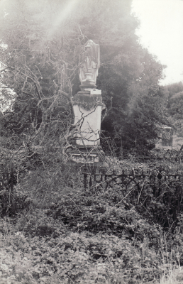 Historic picture of Makaraka cemetery, block MKOLD, plot 81A.