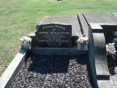 Historic picture of Taruheru cemetery, block 20, plot 33.