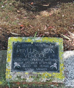 Historic picture of Taruheru cemetery, block 22, plot 562.