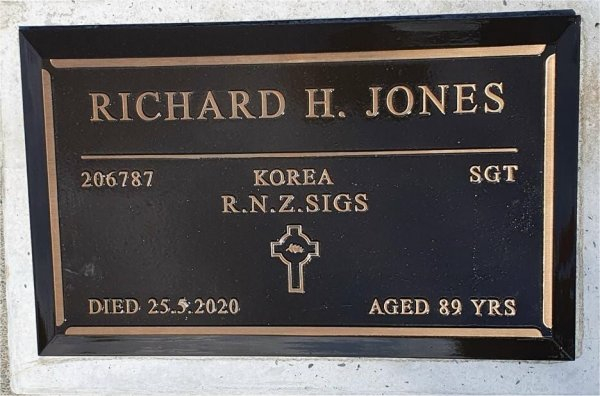 Historic picture of Taruheru cemetery, block RSA32, plot 135.