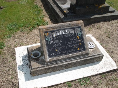 Historic picture of Tolaga Bay cemetery, block TOL13, plot 61A.